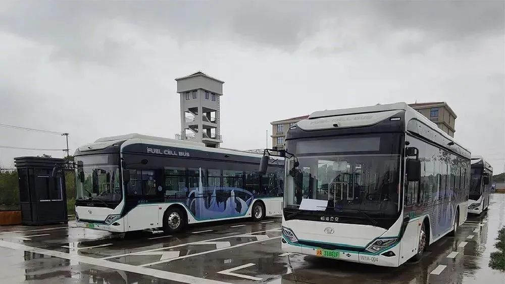 The first hydrogen bus line in Shanghai Lingang Area